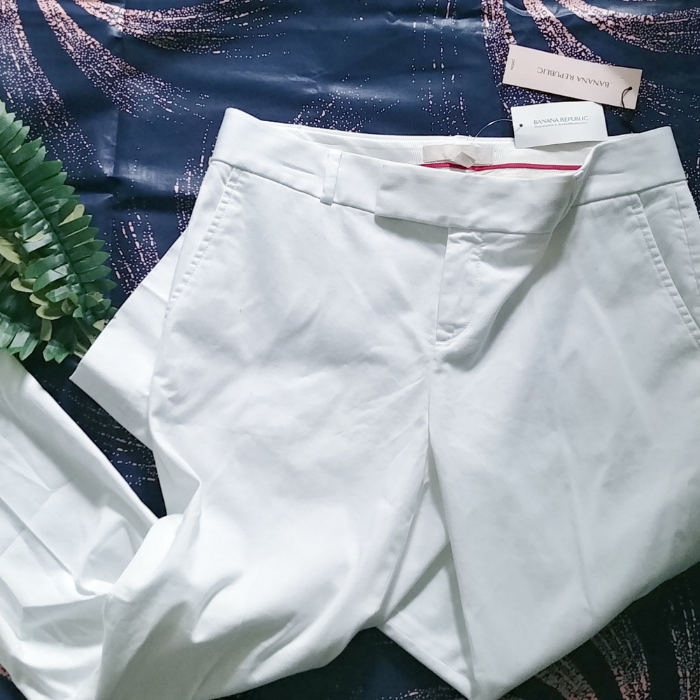 Banana Republic white size 4P pants never worn NWT